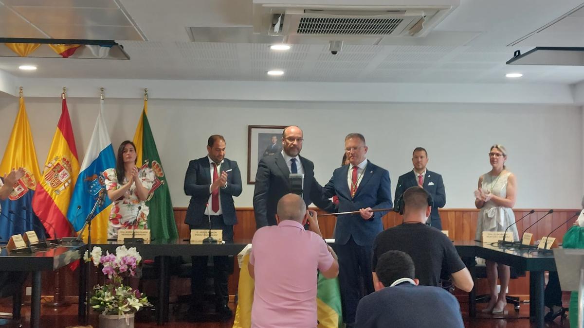 La constitución de los ayuntamientos de Canarias: José Luis Rodríguez toma el relevo como alcalde de Valleseco
