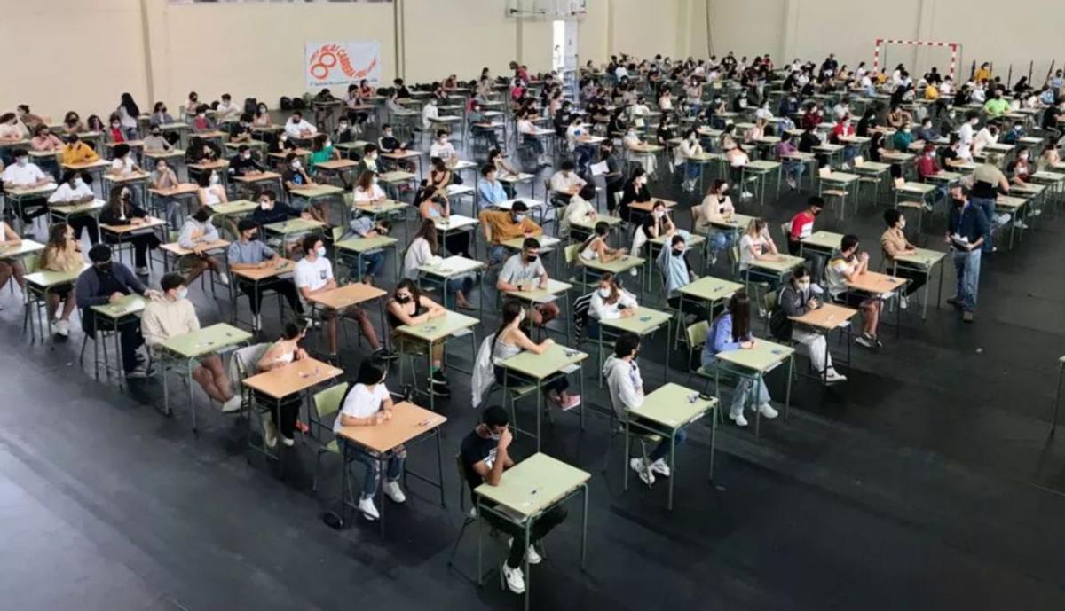 Imagen de alumnos durante una prueba de la EBAU en Lanzarote. | LA PROVINCIA/DIARIO DE LAS PALMAS