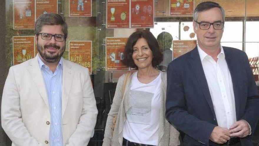 Desde la izquierda, Fran Hervías, Cristina Losada y Villegas. // X. Álvarez