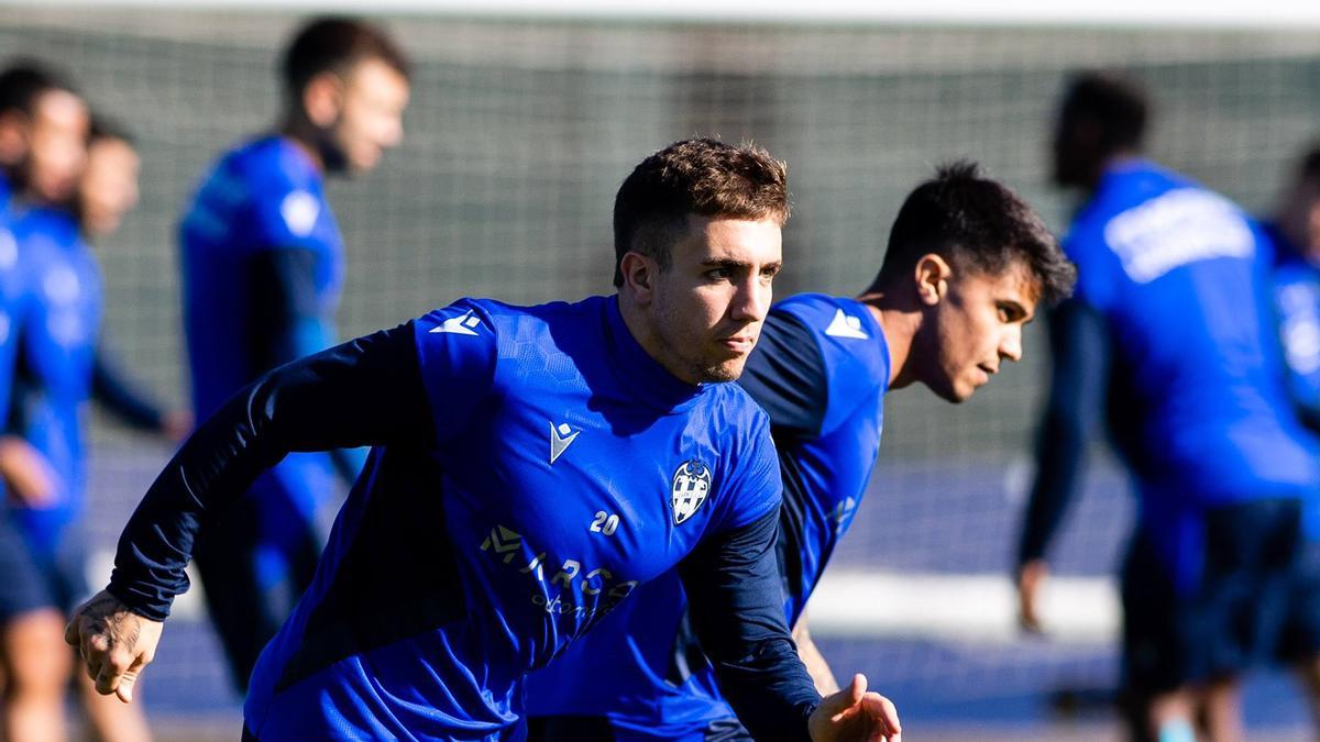 Joni Montiel y Brugui, en uno de los entrenamientos de la semana