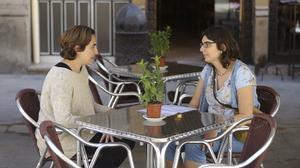 Ada Colau i Núria Abad conversen al restaurant La Fíbula