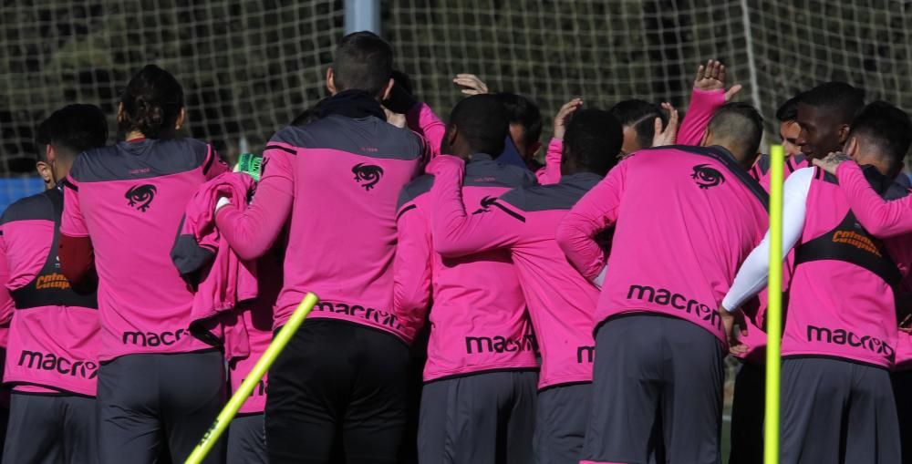 Coke ya entrena con el Levante UD