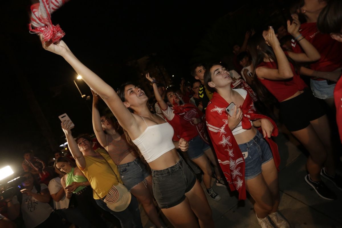 La Circular se llena para celebrar el ascenso del Real Murcia