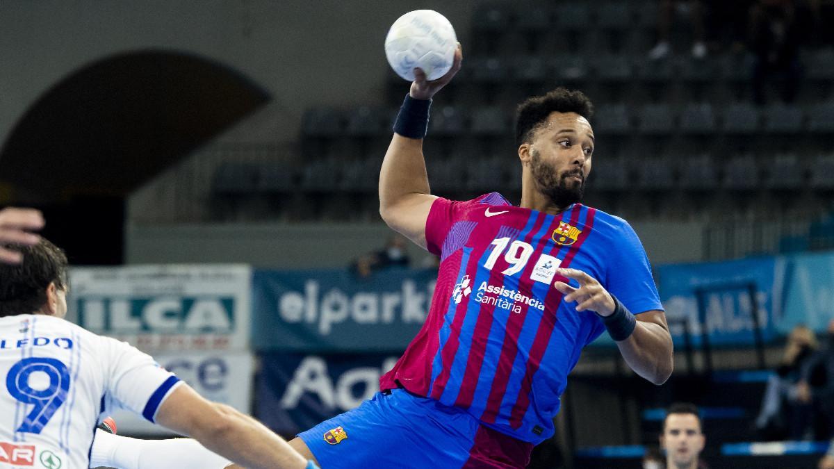 N'Guessan, durante una acción de partido