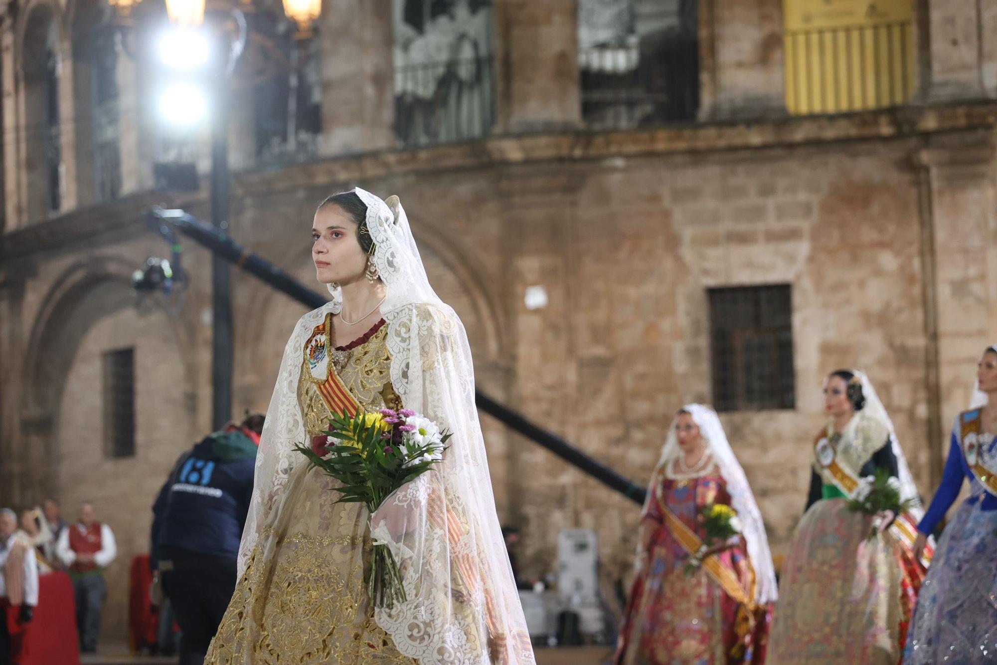 Búscate en el primer día de la Ofrenda en la calle San Vicente entre las 23 y las 24 horas