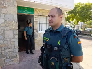 El guardia en prácticas que salvó la vida a una mujer en Lebrija: "Marcará mi carrera, no se me olvidará nunca"