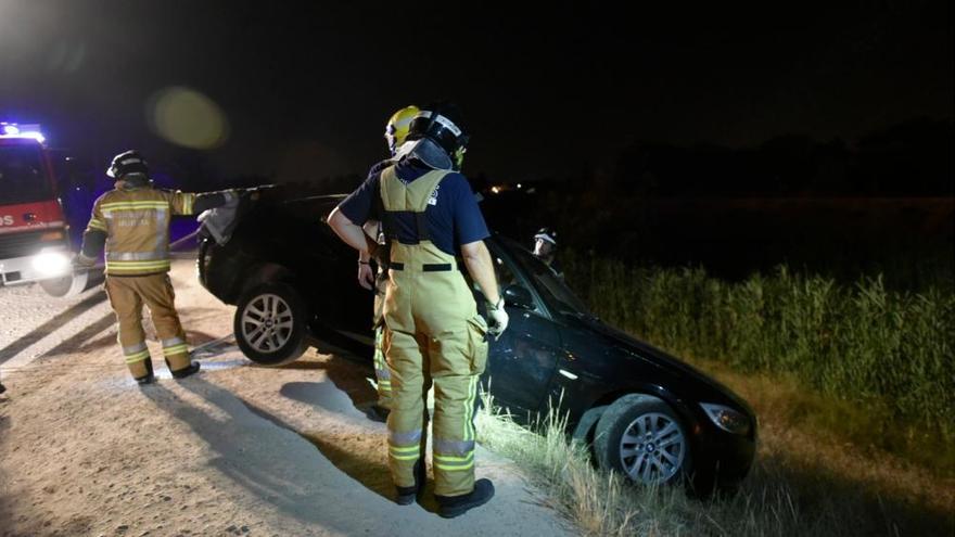 Rescatados ilesos tras salirse de la vía en Murcia