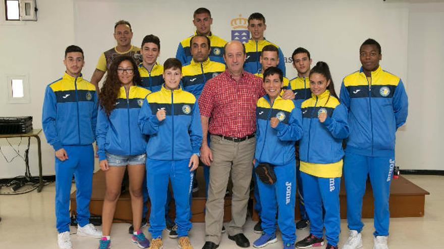 El director general de Deportes recibe a la selección