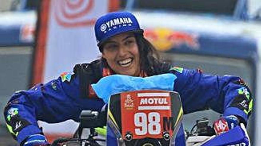 La zamorana Sara García sobre su Yamaha en el Dakar 2019.