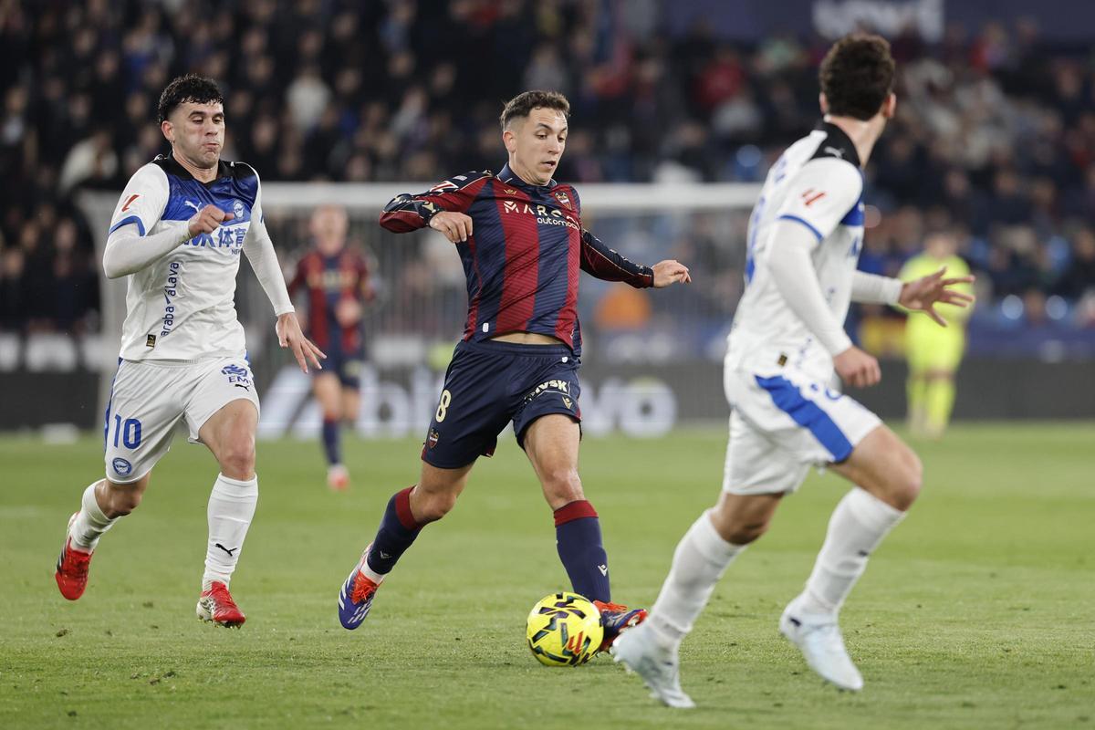 Espí derriba la muralla de Sivera y mantiene viva la esperanza del Levante.