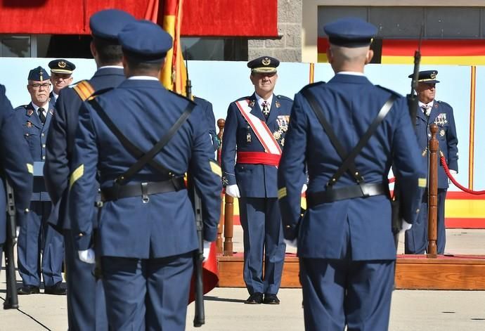 10/12/2019 TELDE.  El Mando Aéreo de Canarias celebra la festividad de Nuestra Señoara del Loreto, Patrona del Ejército del Aire, con imposición de condecoraciones, homenaje alos Caídos y Desfile.  Fotógrafa: YAIZA SOCORRO.  | 10/12/2019 | Fotógrafo: Yaiza Socorro