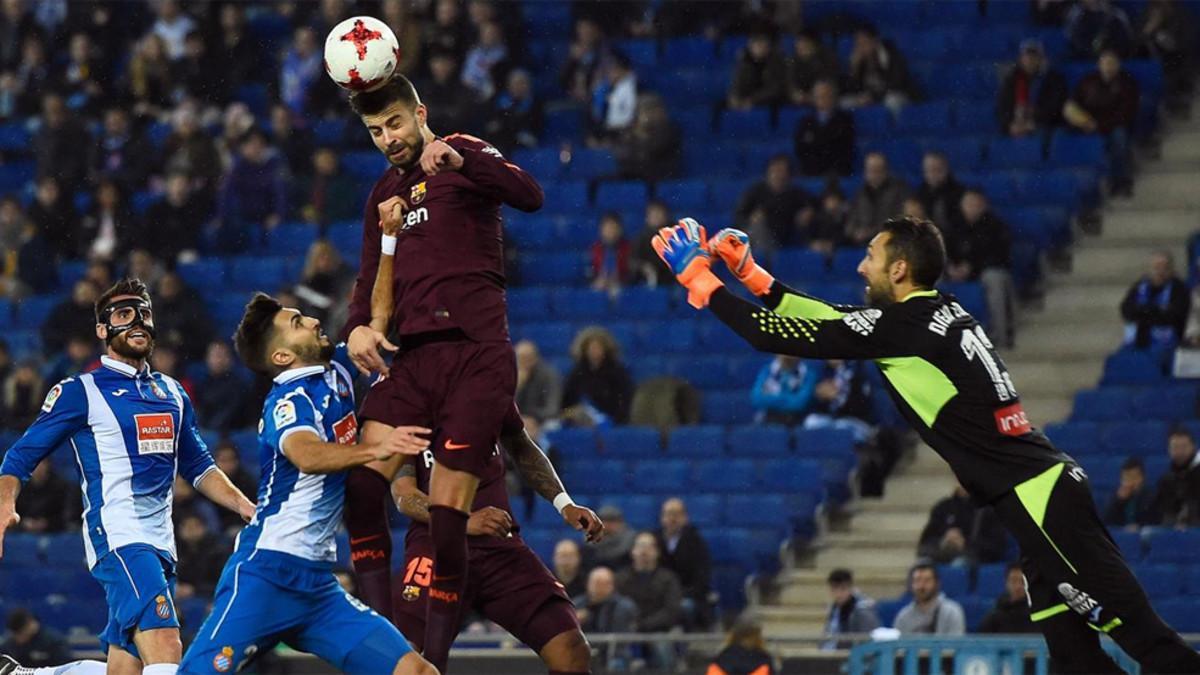 Gerard Piqué, en una acción del partido