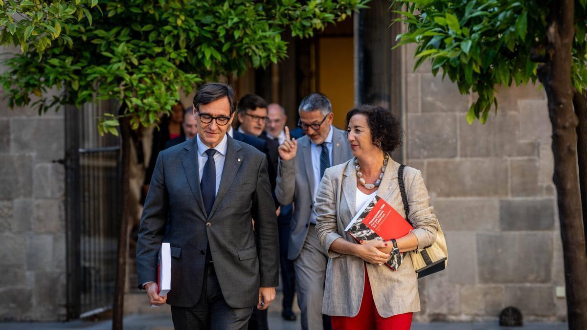 El Govern de Salvador Illa, entrando en el Consell Executiu.