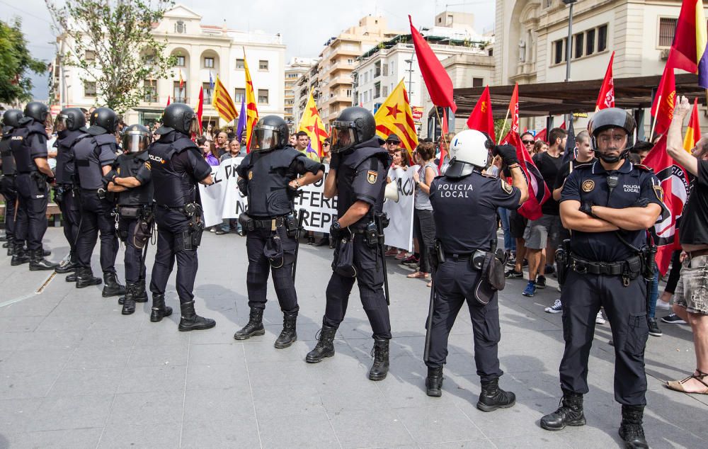 Tensión entre partidarios y detractores del referéndum en Alicante