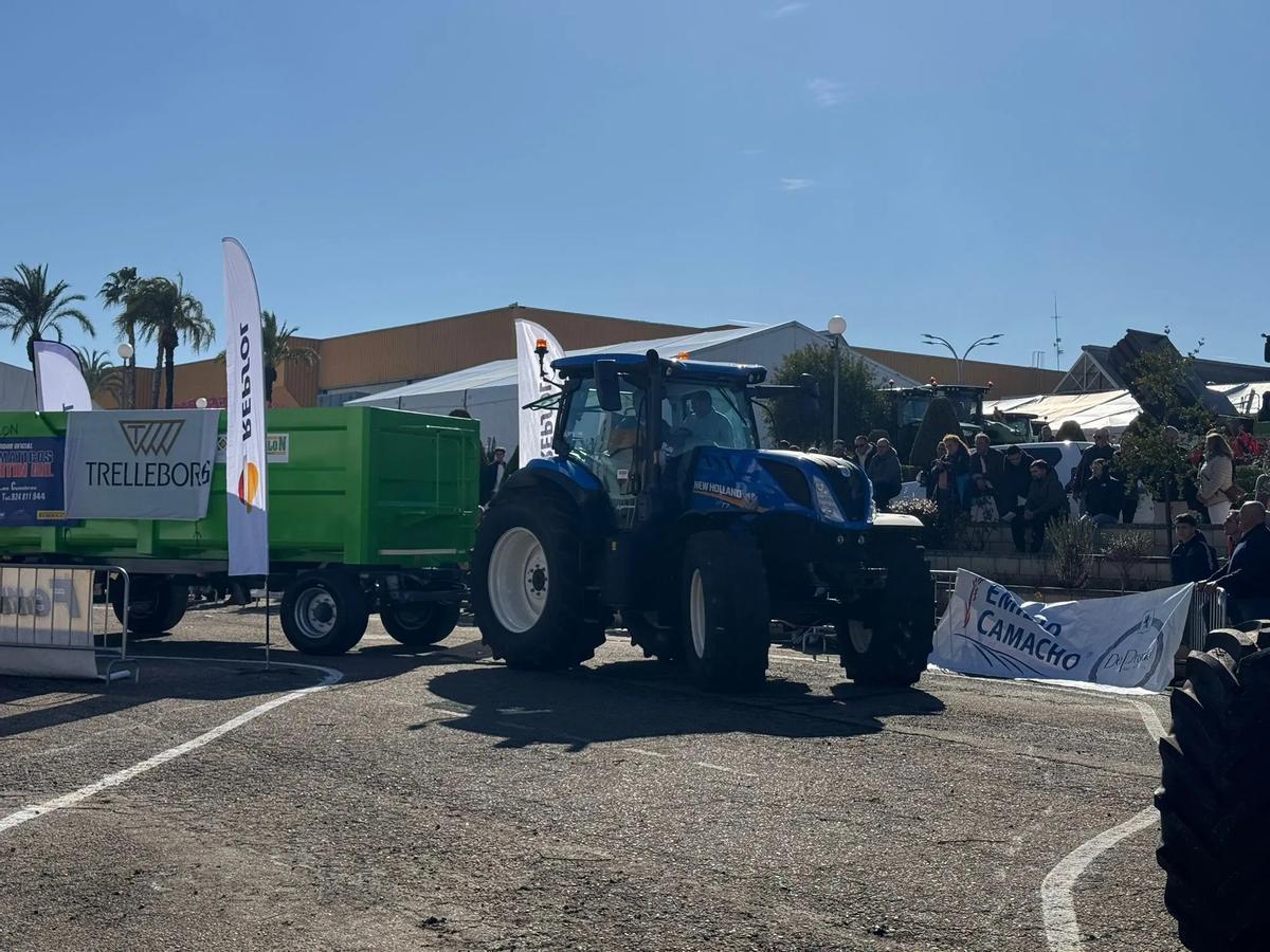 Imagen de una edición del Concurso Nacional de Maniobrabilidad de Tractor y Remolque, en Feval.