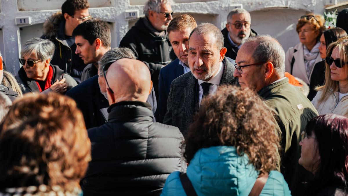 Visita del conseller Espadaler a la fossa d'Abrera