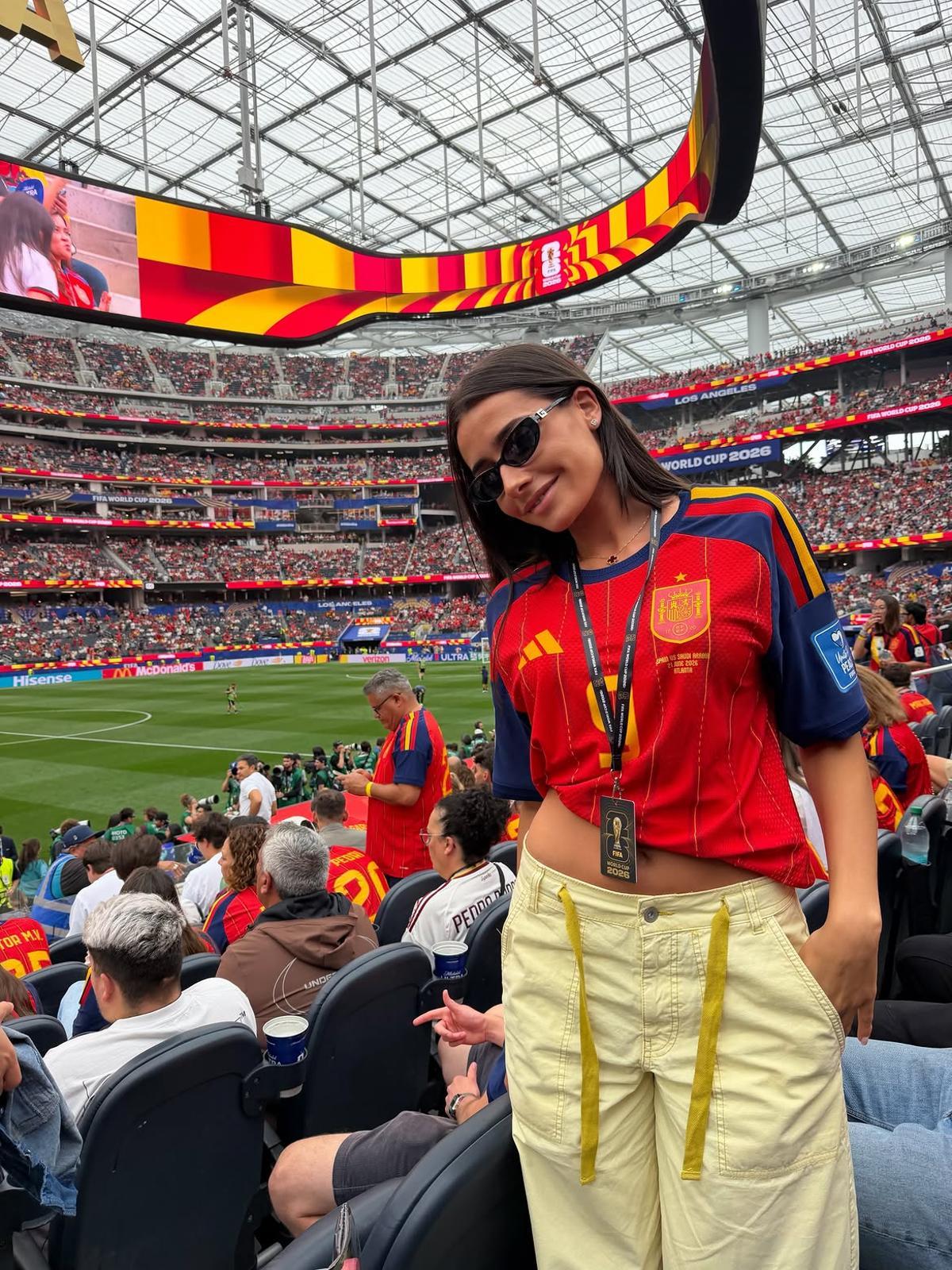 Ana Pelayo viendo a su novio Gavi en el Mundial