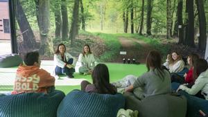 Barcelona. 13.01.2026. Sociedad. Una de las sesiones de trabajo a cargo de las psicólogas Núria Jaurrieta y Gara correspondiente a la unidad de recuperación de trastornos de la conducta alimentaria del hospital Fundació Hospitalàries Martorell especializado en casos de adultos con TCA. Fotografía de Jordi Cotrina