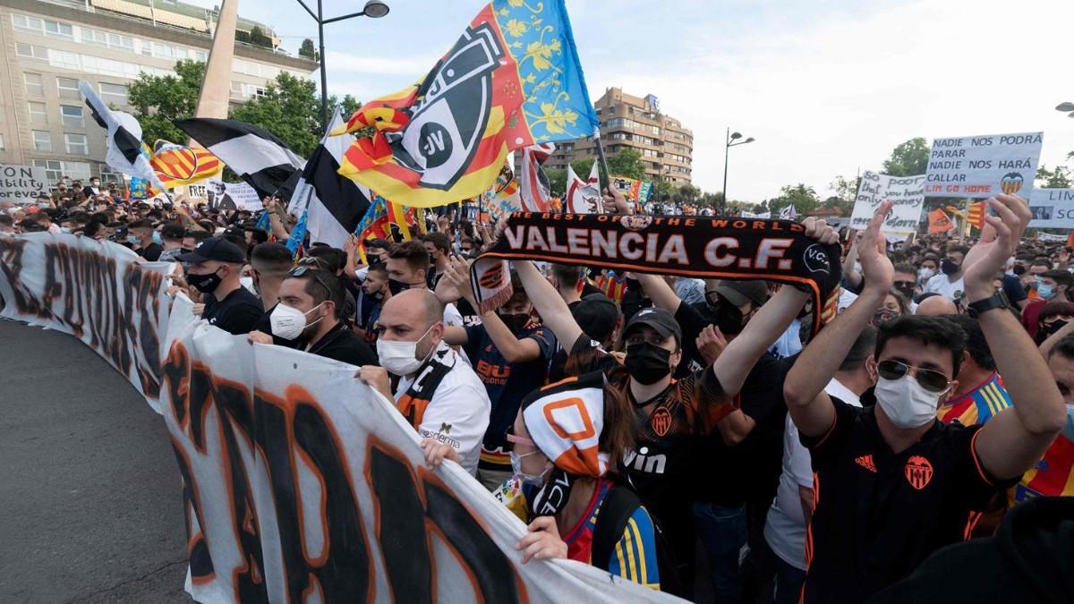 Imágenes de la concentración valencianista