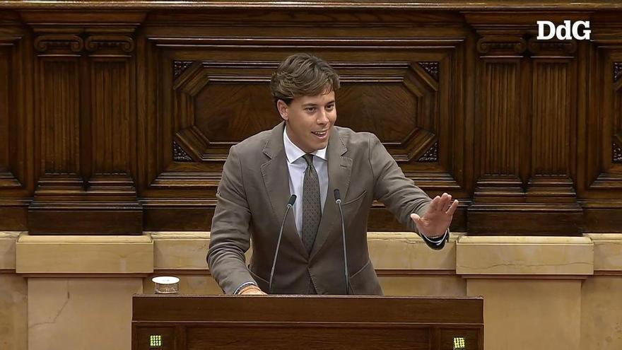 Vídeo | El diputat gironí Alberto Tarradas ataca una diputada d’ERC en afirmar que "de moment" no la deportarà