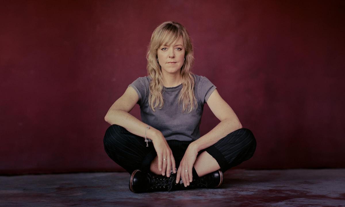 Emily Barker convertirá el Teatre del Raval de Castelló en un refugio emocional con sus canciones íntimas.