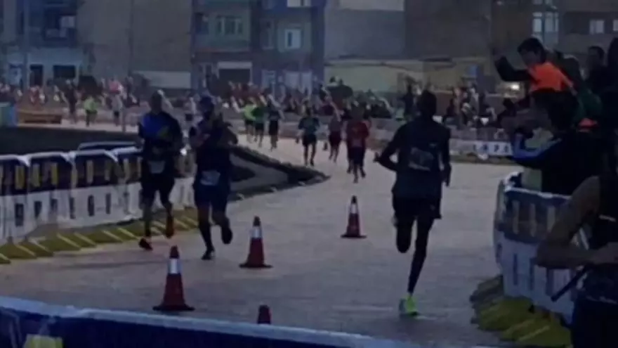 Julius Kiprono revienta el crono en la Cajasiete Gran Canaria Maratón 2019