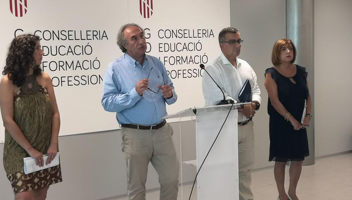 El conseller de Educación, Martí March, ayer en la rueda de prensa de presentación del nuevo curso.