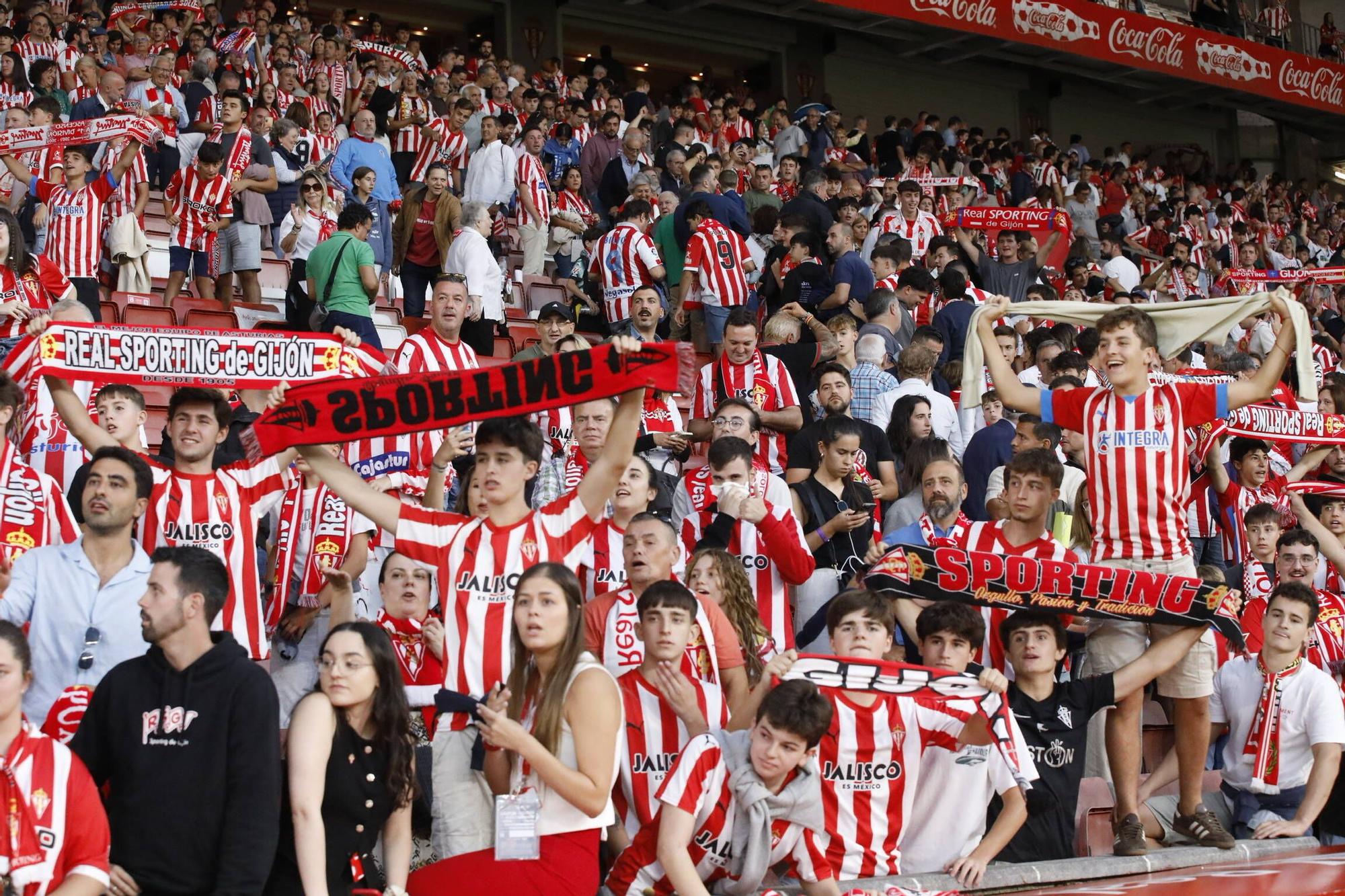 Derbi asturiano: las imágenes del partido entre el Sporting y el Oviedo en El Molinón