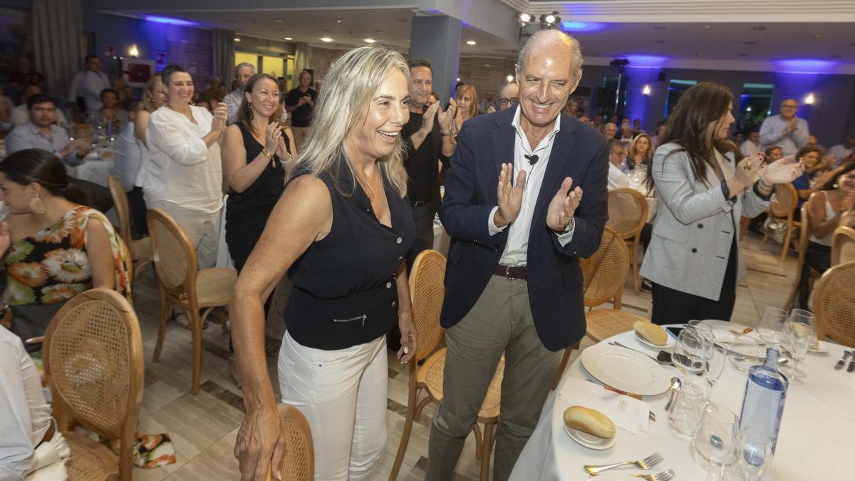 Camps, con Sonia Castedo, en un acto en Alicante, hace unas semanas.