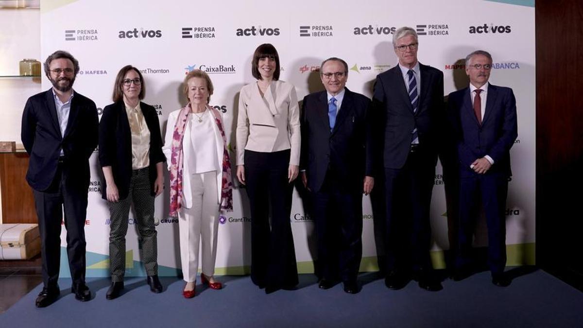 De izda a dcha, Aitor Moll, consejero delegado de Prensa Ibérica; Gemma Robles, directora de ‘El Periódico de España’; Arantza Sarasola, vicepresidenta de Prensa Ibérica; Diana Morant, ministra de Ciencia e Innovación; Javier Moll, presidente de Prensa Ibérica; Martí Saballs, director de Información Económica de Prensa Ibérica, e Isidoro Nicieza, director general de Contenidos del grupo.