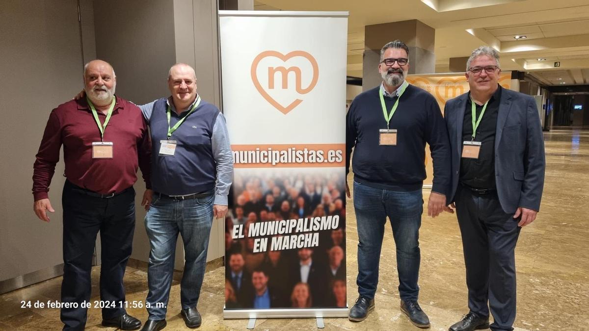 Francisco Escrivà, de PRO, entre los asistentes a la Asamblea Municipalista de Madrid