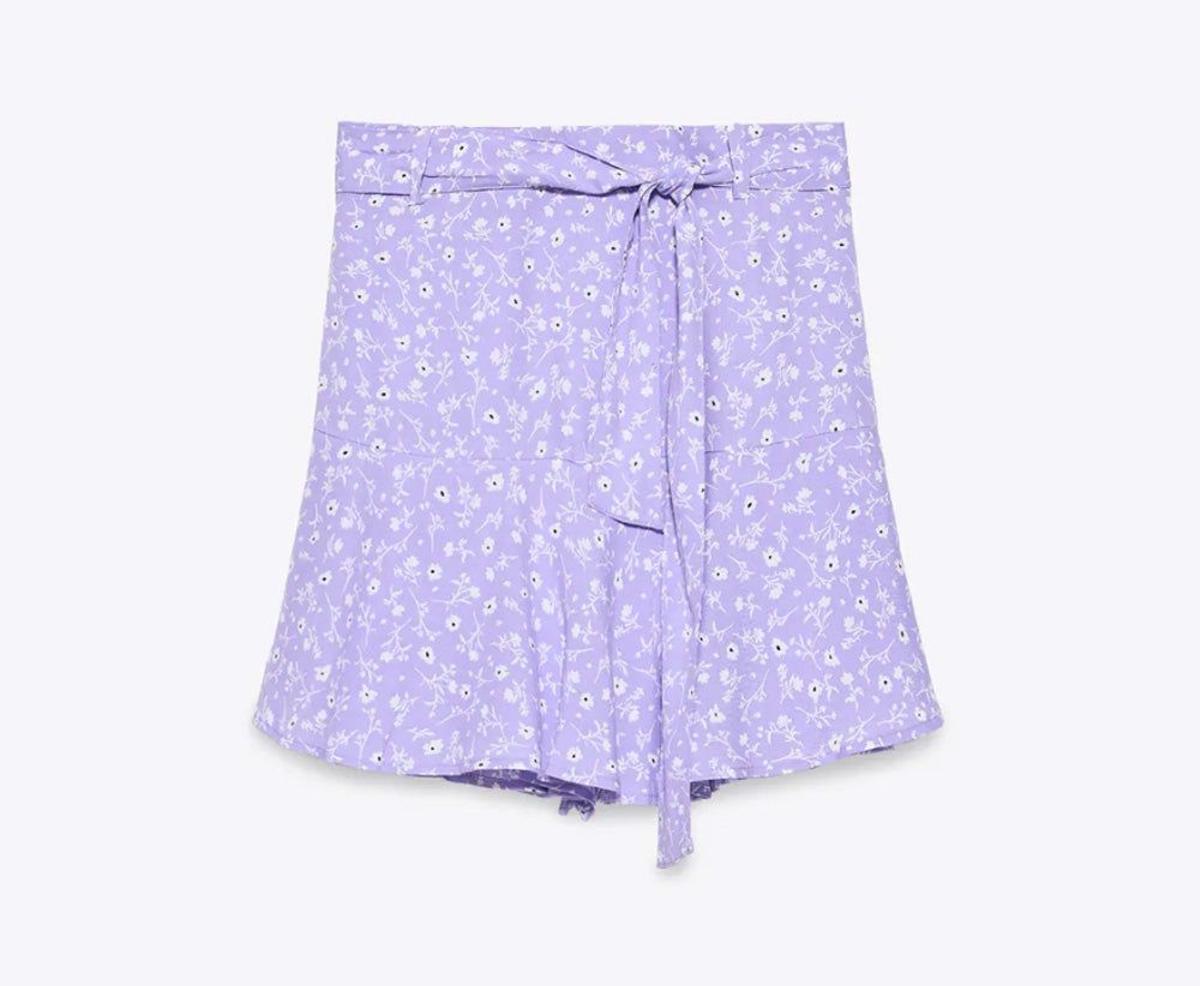 Falda bermuda estampada (Precio: 7,99 euros)