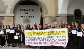 La huelga de letrados paraliza el pago de pensiones a víctimas de violencia de género