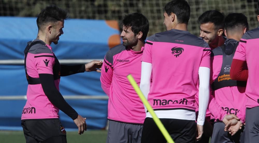 Coke ya entrena con el Levante UD