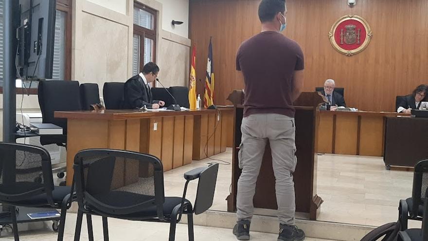 El acusado de violación durante el juicio celebrado este miércoles en la Audiencia de Palma.