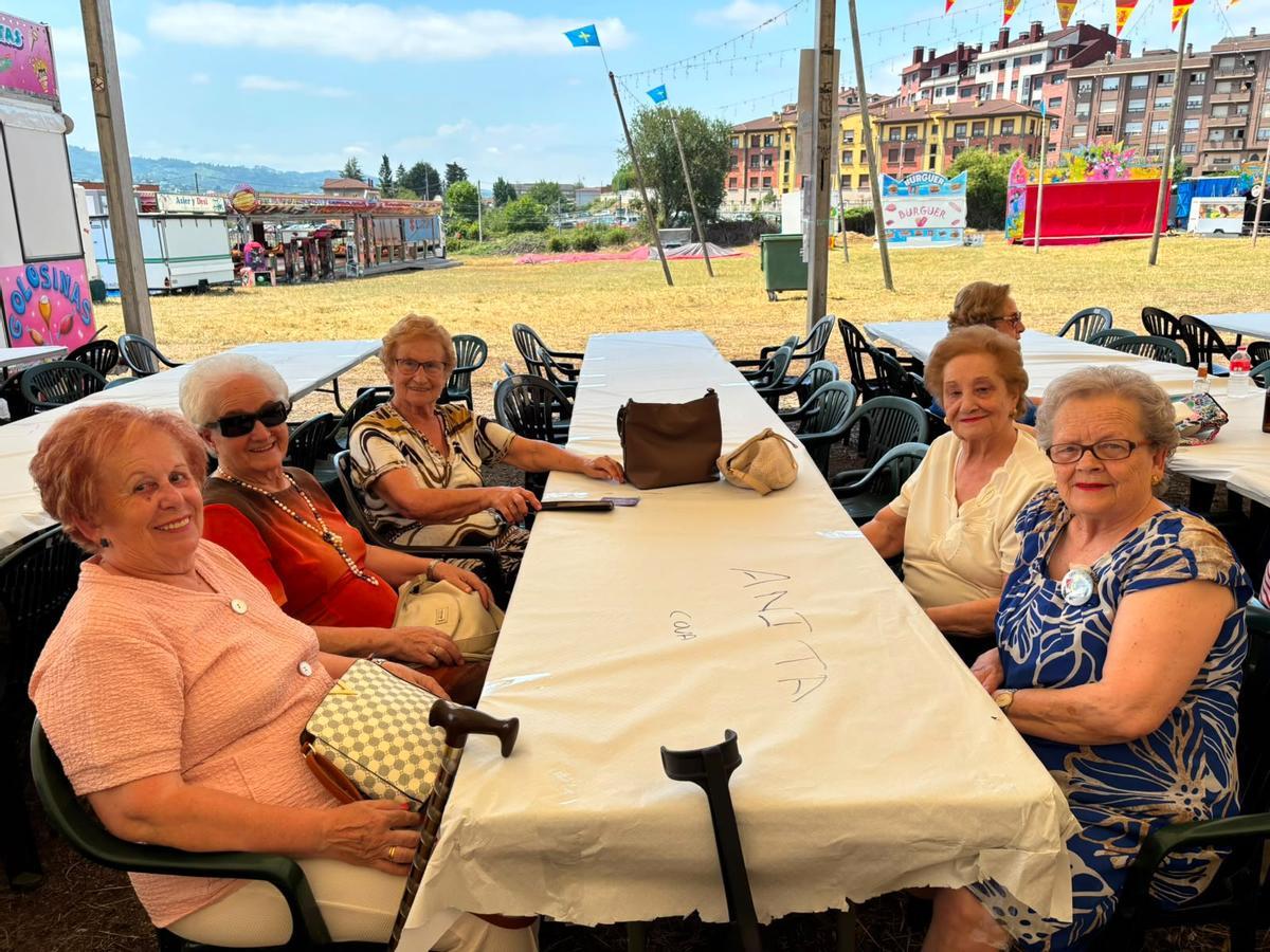 EN IMÁGENES: Paellada popular en las fiestas de El Berrón
