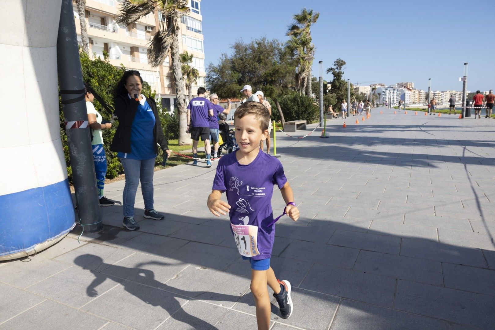 Así fue en imágenes una nueva edición de la carrera solidaria de AFA Torrevieja