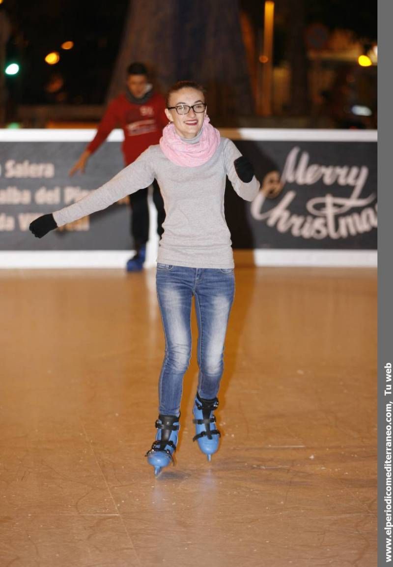 Galería de fotos --  Castellón sobre hielo en Navidad