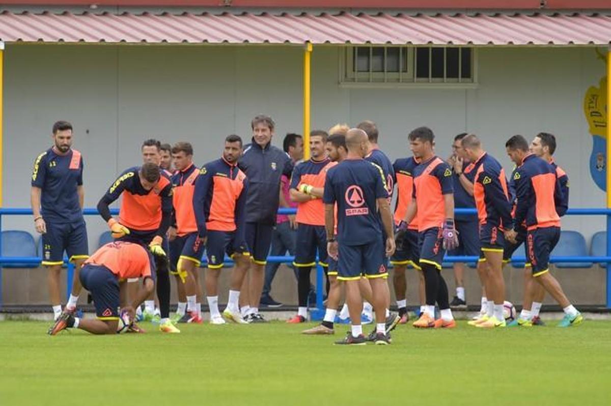 Entrenamiento de la UD Las Palmas, con el nuevo ... Entrenamiento de la UD Las Palmas, con el nuevo ...