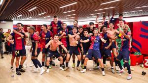 ¡Locura en el vestuario del Barça! Así celebran los jugadores la victoria en el clásico