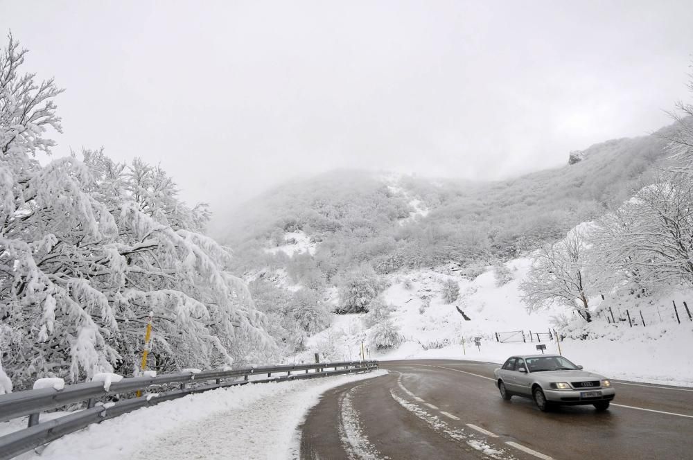 Las primeras nieves del otoño en Asturias