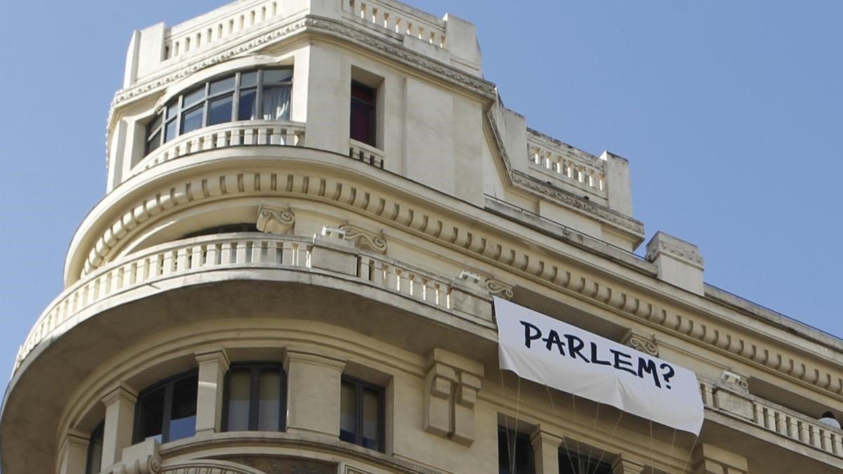 Bandera blanca para reclamar diálogo entre España y Catalunya