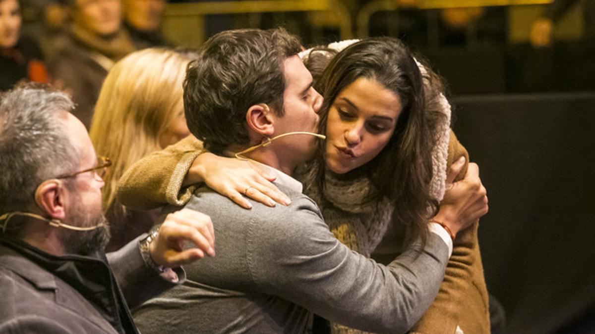 Albert Riverta e Inés Arrimadas, este domingo, en el mitin de Ciudadanos en Nou Barris (Barcelona).