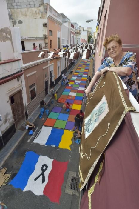 Alfombras por la fiesta de la Vingen del Carmen, ...