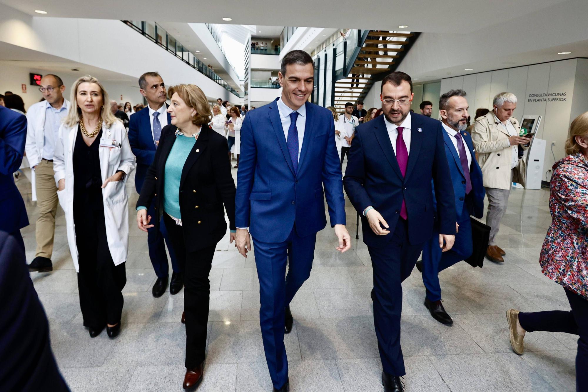 Visita de Pedro Sánchez al Hospital Universitario Central de Asturias (HUCA) en Oviedo