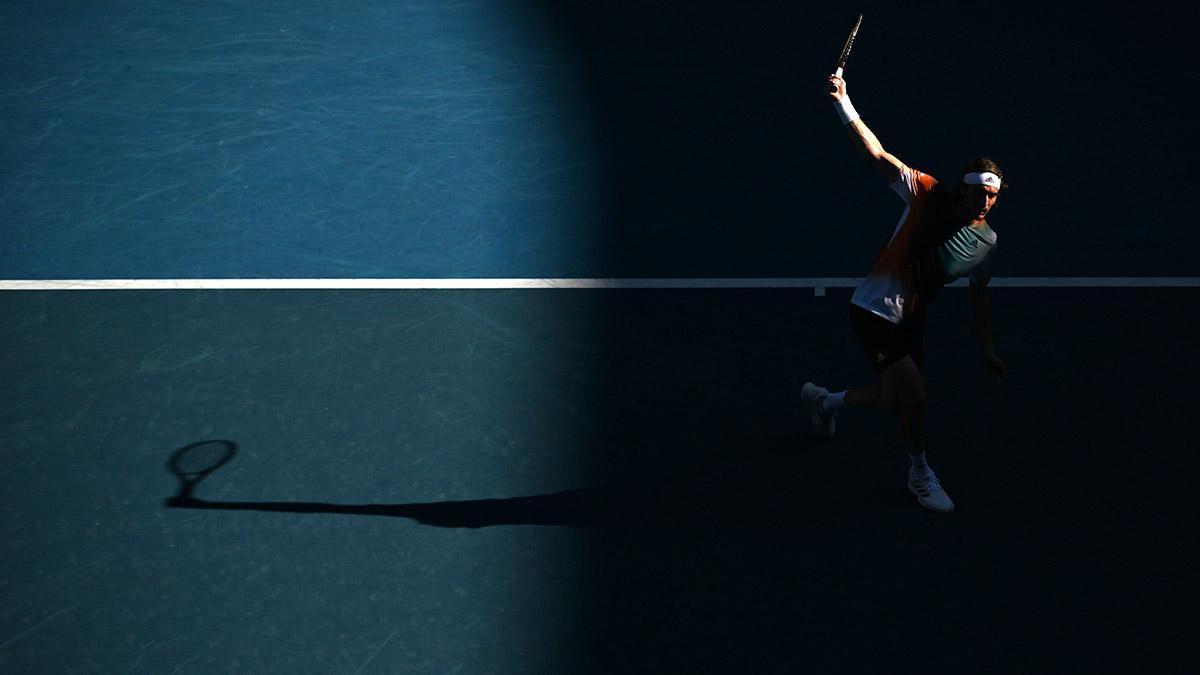 Tsitsipas vuelve a la acción en Melbourne