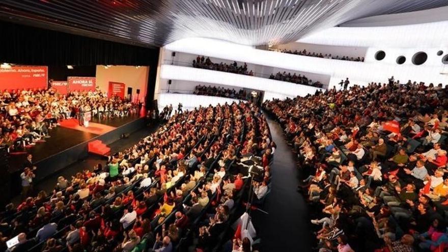 El PSOE pide a la Junta una "revisión completa" del Palacio de Congresos de Badajoz tras la caída de una placa del techo