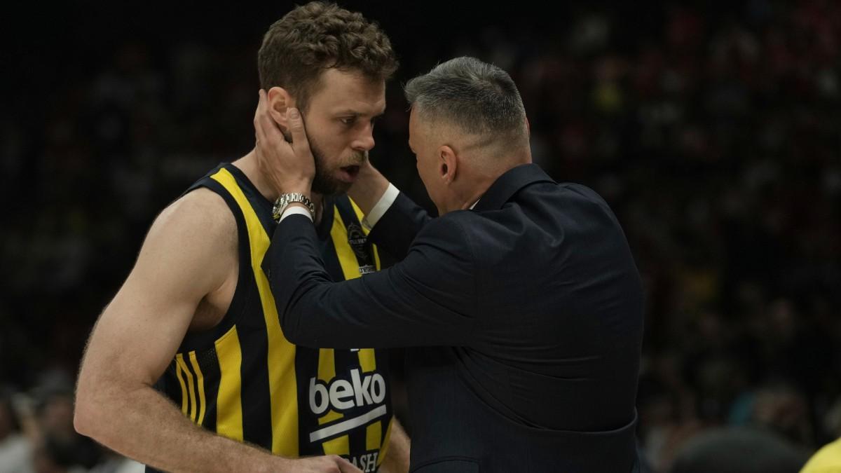 Saras Jasikevicius, con Nicolo Melli