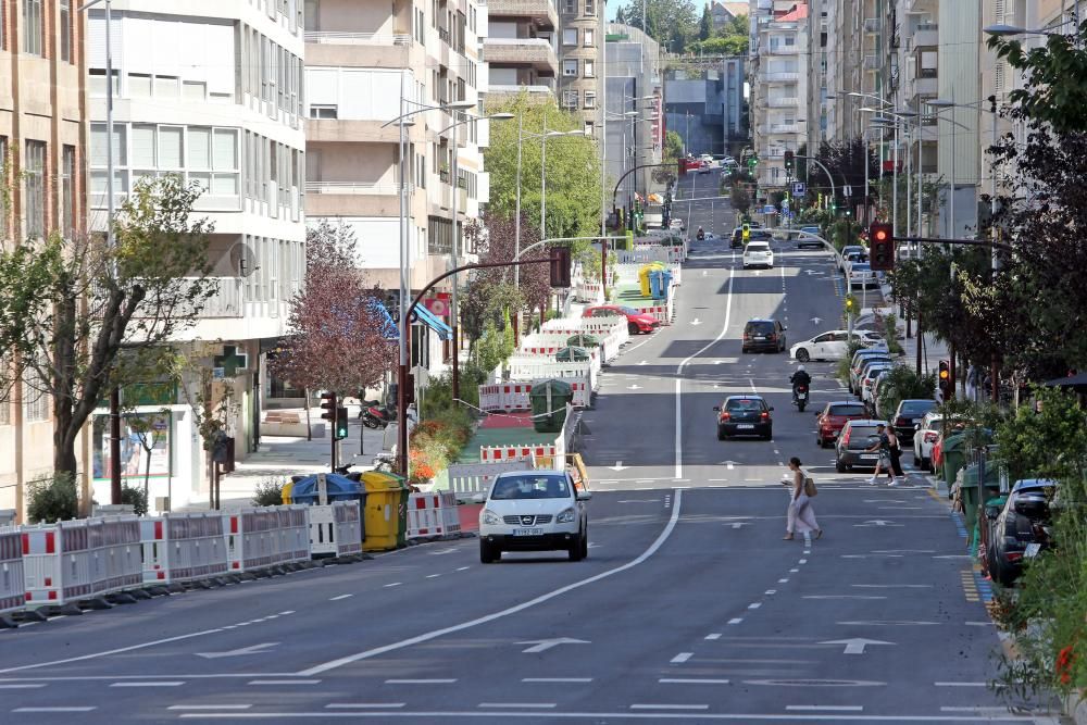 La reforma de la calle, del parque infantil y el carril bici convierten el vial en un complejo zigzag para los conductores en sentido Gran Vía.