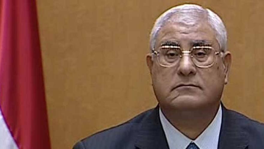 El presidente del Tribunal Constitucional jura como jefe de Estado interino de Egipto